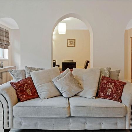 Elegant & Unique Getaway - Spacious 3 Bedroom, 2 Bathroom City Centre Apartment - Free Allocated Parking. Edinburgh Exterior foto