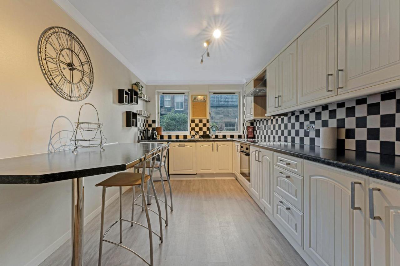 Elegant & Unique Getaway - Spacious 3 Bedroom, 2 Bathroom City Centre Apartment - Free Allocated Parking. Edinburgh Exterior foto