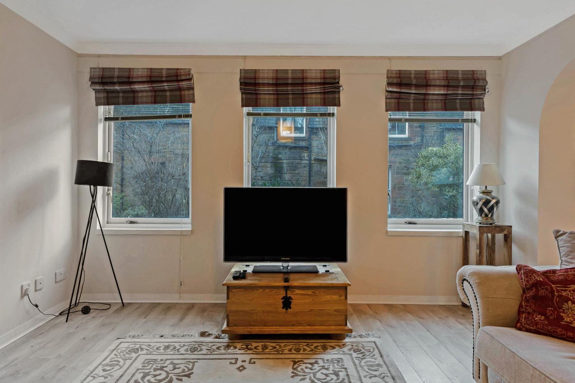 Elegant & Unique Getaway - Spacious 3 Bedroom, 2 Bathroom City Centre Apartment - Free Allocated Parking. Edinburgh Exterior foto