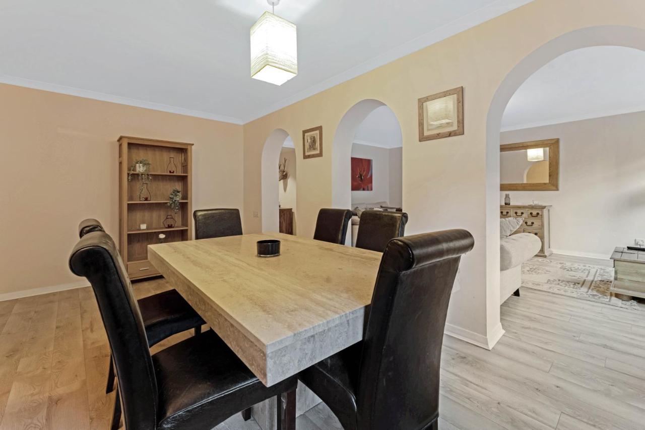 Elegant & Unique Getaway - Spacious 3 Bedroom, 2 Bathroom City Centre Apartment - Free Allocated Parking. Edinburgh Exterior foto
