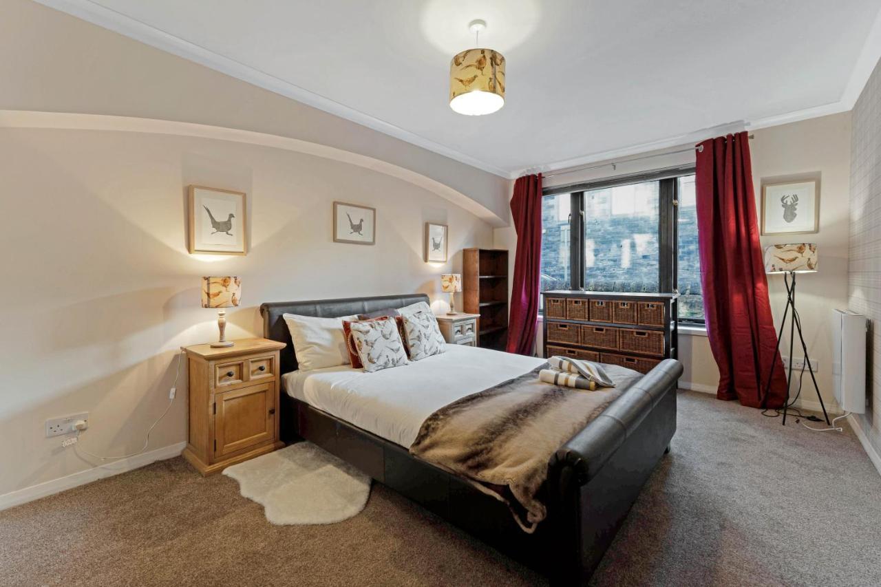 Elegant & Unique Getaway - Spacious 3 Bedroom, 2 Bathroom City Centre Apartment - Free Allocated Parking. Edinburgh Exterior foto