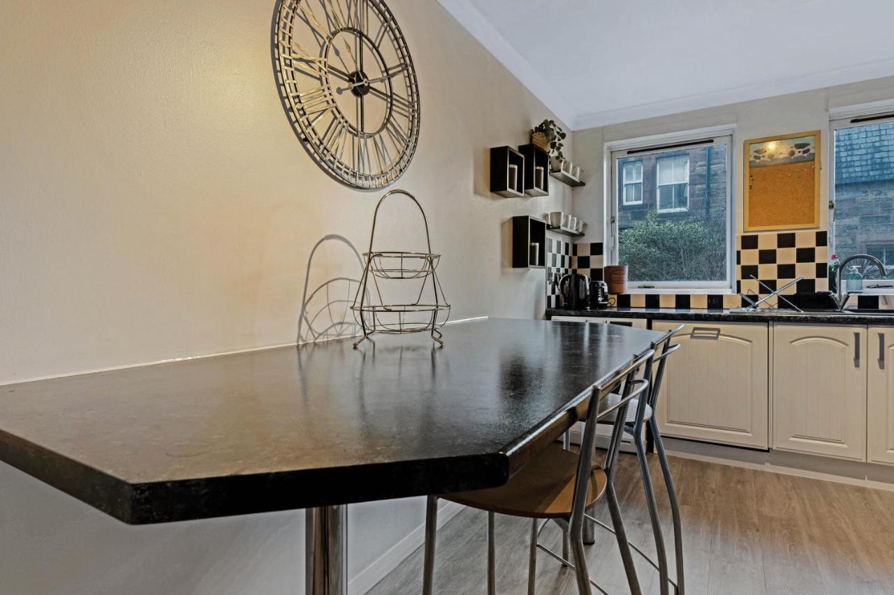 Elegant & Unique Getaway - Spacious 3 Bedroom, 2 Bathroom City Centre Apartment - Free Allocated Parking. Edinburgh Exterior foto