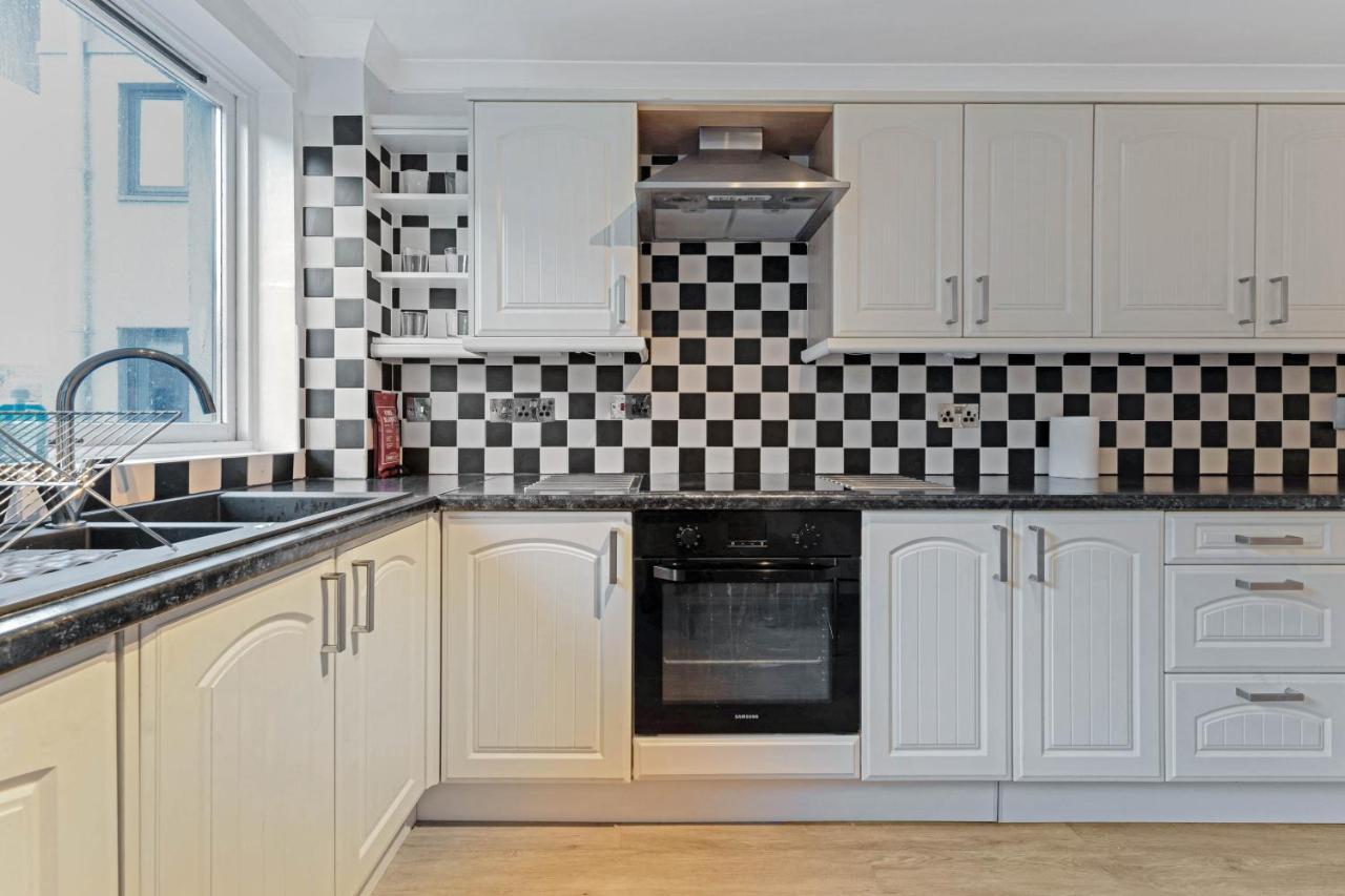 Elegant & Unique Getaway - Spacious 3 Bedroom, 2 Bathroom City Centre Apartment - Free Allocated Parking. Edinburgh Exterior foto
