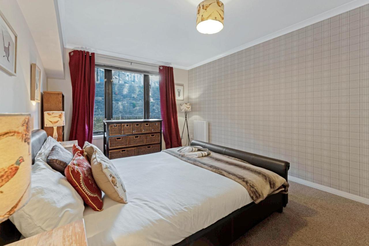 Elegant & Unique Getaway - Spacious 3 Bedroom, 2 Bathroom City Centre Apartment - Free Allocated Parking. Edinburgh Exterior foto