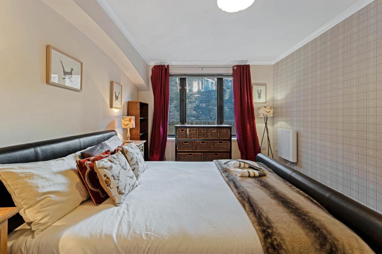 Elegant & Unique Getaway - Spacious 3 Bedroom, 2 Bathroom City Centre Apartment - Free Allocated Parking. Edinburgh Exterior foto