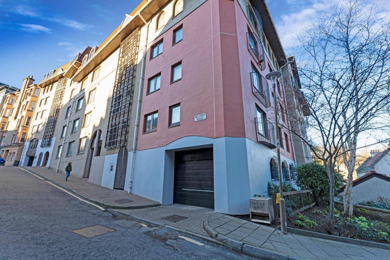Elegant & Unique Getaway - Spacious 3 Bedroom, 2 Bathroom City Centre Apartment - Free Allocated Parking. Edinburgh Exterior foto